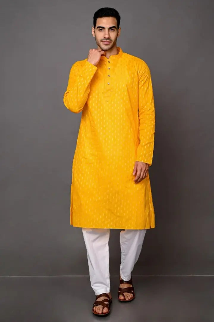 Plain Design Kurta With Dewdrop Pattern