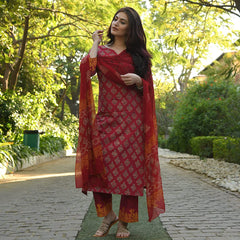 Get the Perfect Look with Our Women's Kurta, Pants, and Dupatta Set