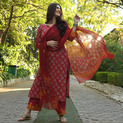 Get the Perfect Look with Our Women's Kurta, Pants, and Dupatta Set